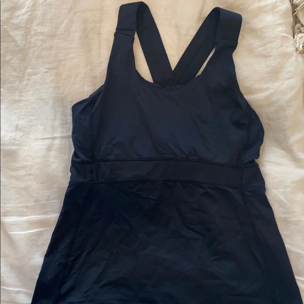 Lululemon x back running too. Size 8
